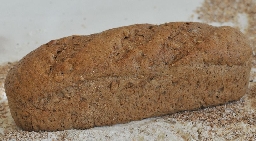 Chleb foremkowy, razowy ziarnisty (dynia, słonecznik) 